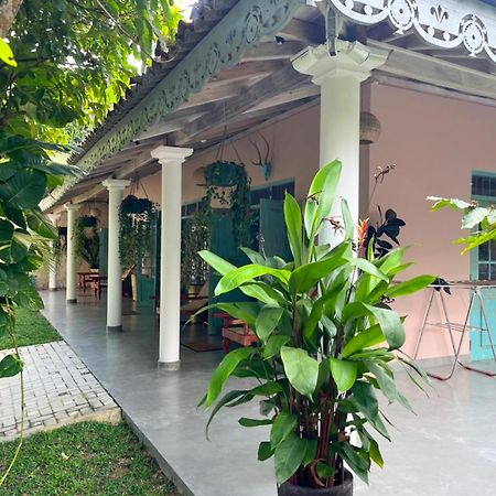 Ronaya Surf Waves Villa Dickwella Exterior photo